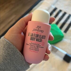 💥 3/$30 - Sol de Janeiro Beija Flor Body Wash